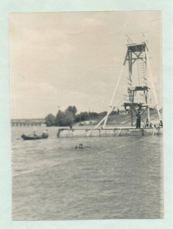 Фотография. «Водная станция на пруду ГЭС»