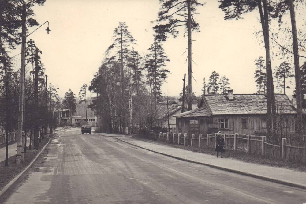 Фотография «5 МКР конец 70-ых гг. Улица Малковского»