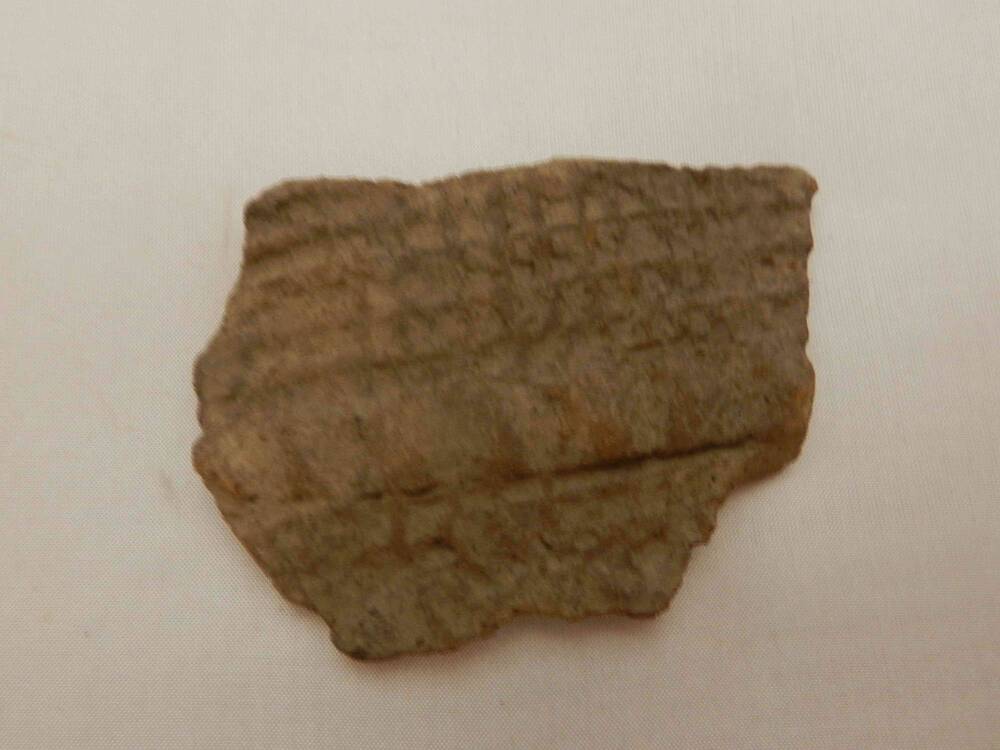 Фрагмент керамики периода неолита.
