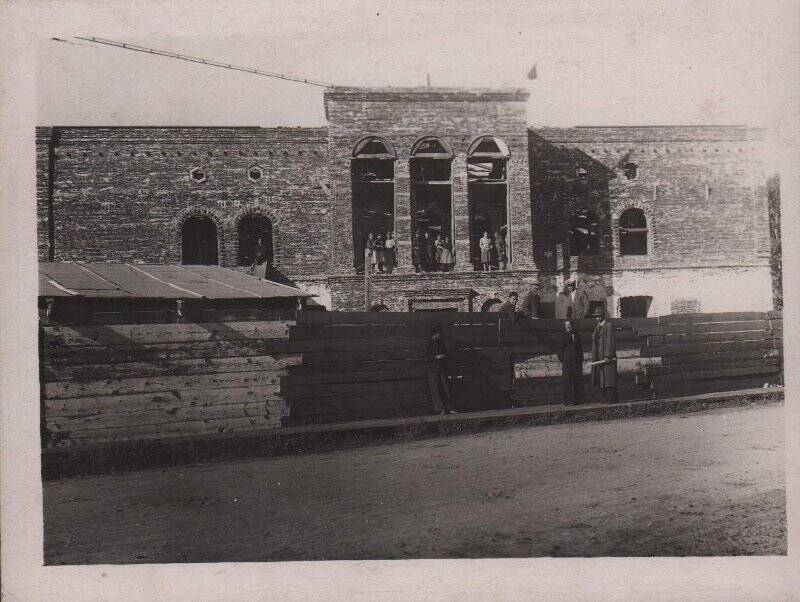 Фотография: Строительство Дома культуры г. Горно-Алтайск, 1953 год.