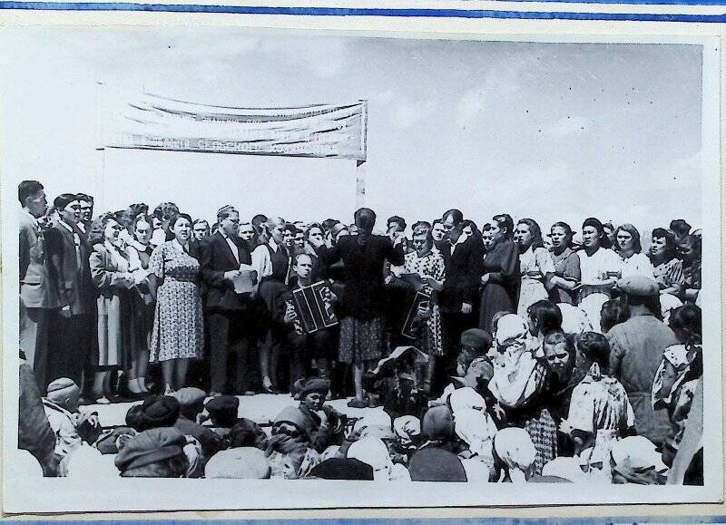 Фотография «Выступление баянистов на аймачном «Дне пастуха».»