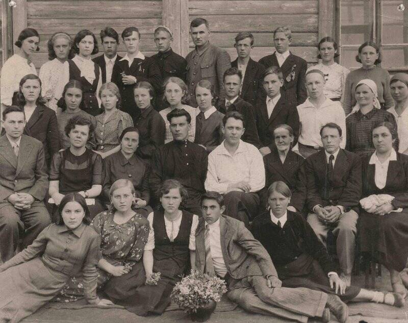 Фотопортрет. Выпуск школы № 9, 1940 год.