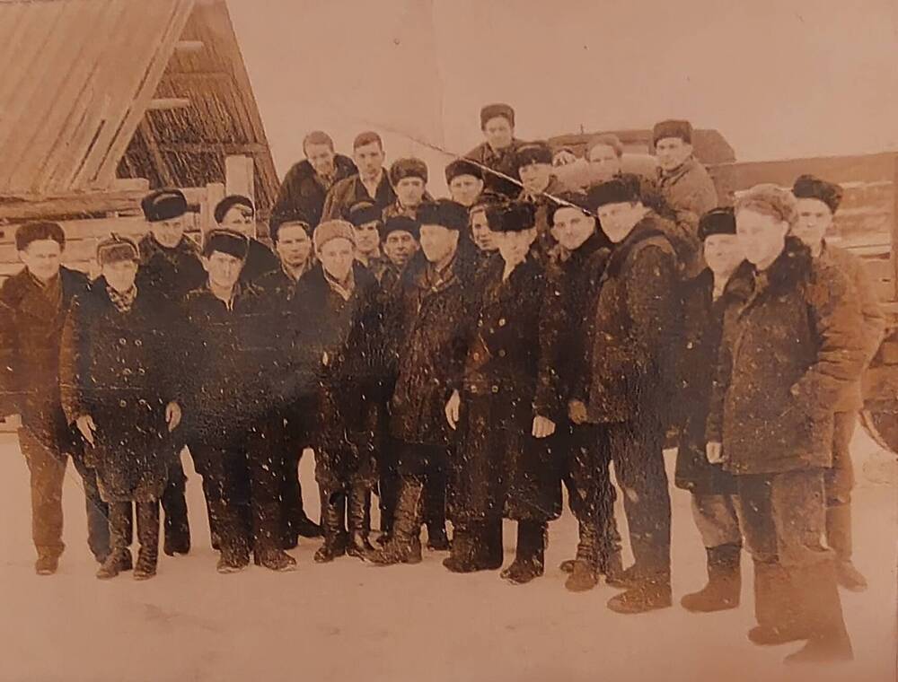 Фото чёрно-белое.  Группа Шкуновских колхозников