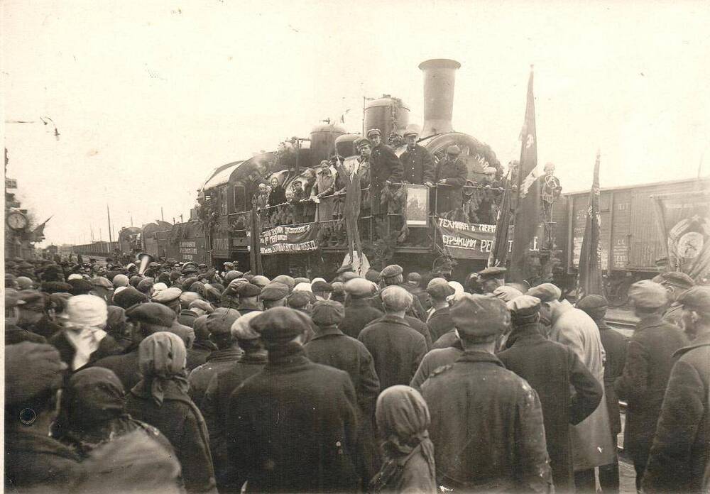 Фотография сюжетная черно-белая.