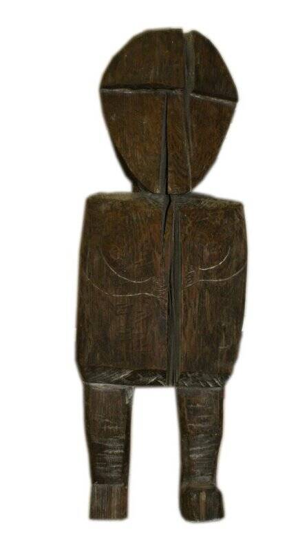 Ритуальная скульптура Маси - Дюли (покровитель дома).
Стойбище Бичи