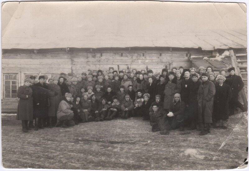 Фотография. Участники VII Чукотской окружной партийной конференции.