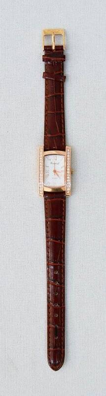 Часы наручные кварцевые женские «Romanoff». С браслетом. В футляре.