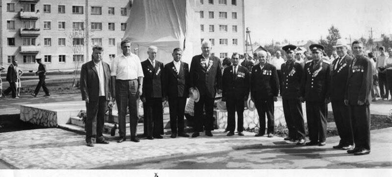 Снимок групповой. Мокин на открытии монумента Победы, 09.05.1965 г. Фотография