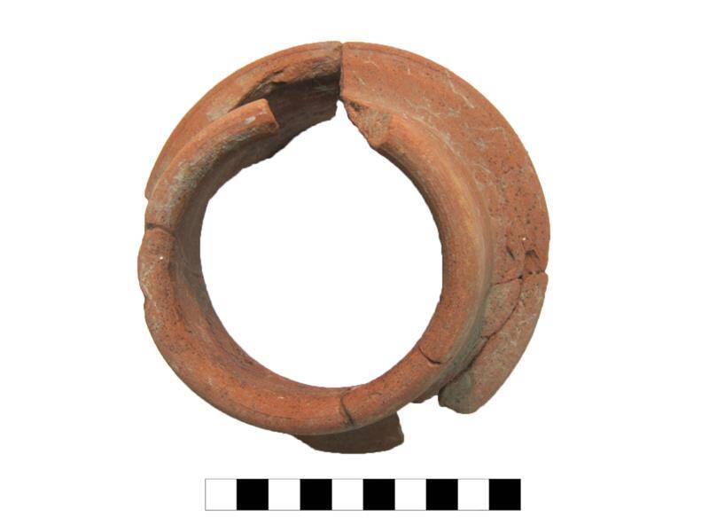 Трубы-кубура красноглиняной без ангоба и лощения - шейки с частью венчика, частью воротничка и верхней частью тулова фрагмент.