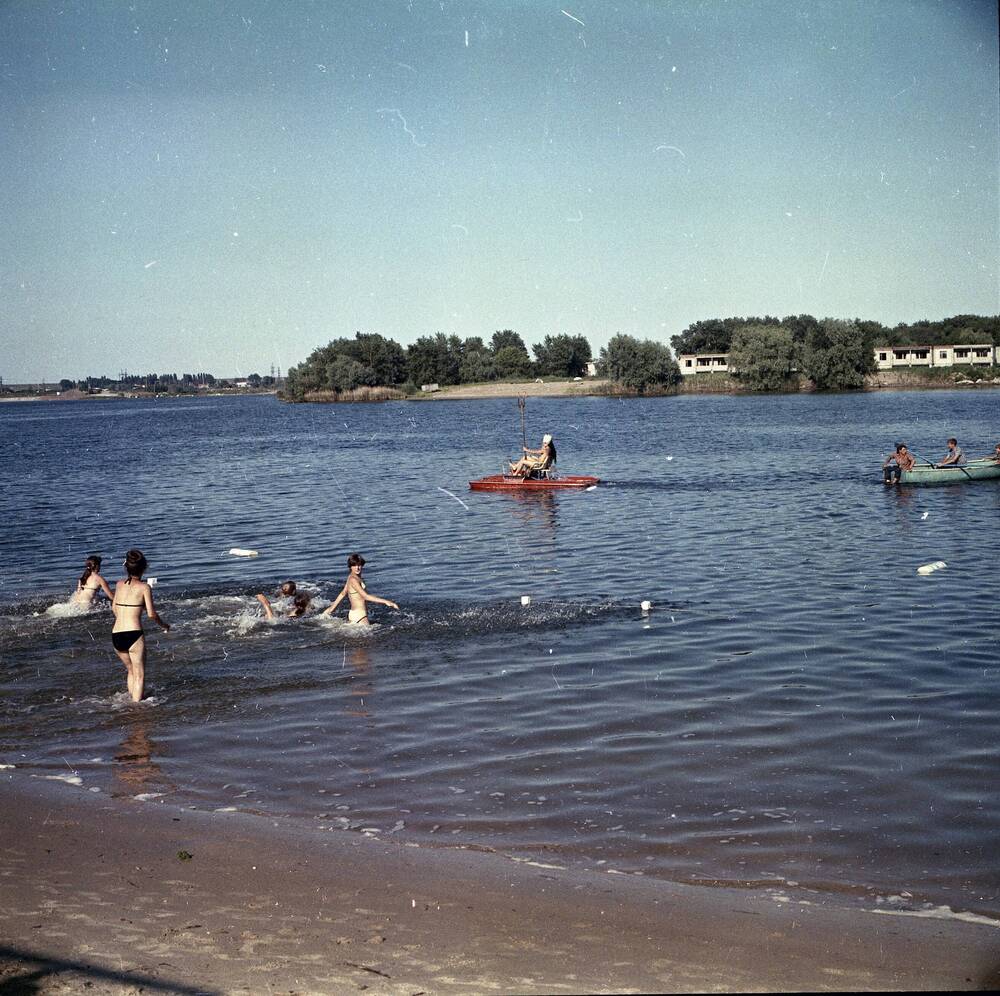 Фотонегатив. Праздник Нептуна в детском оздоровительном лагере Донские орлята