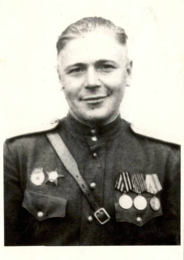 Фотопортрет погрудный. Шадрин Василий Иванович. Июнь 1945 г. Копия.