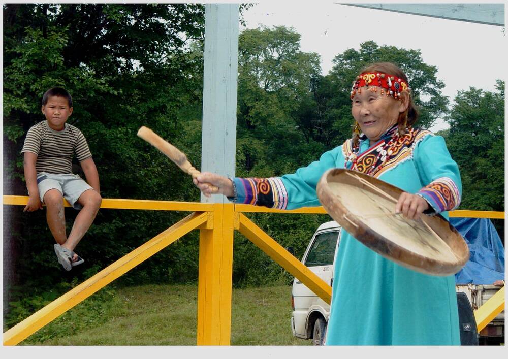 Фотография «Открытие фестиваля началось с обряда очищения, проведенный Краснояровской шаманкой»