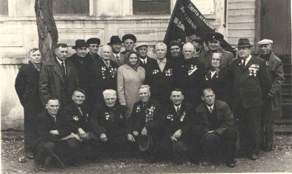 Фотографии присланные бывшим комполка Макеевым Николаем Васильевичем.