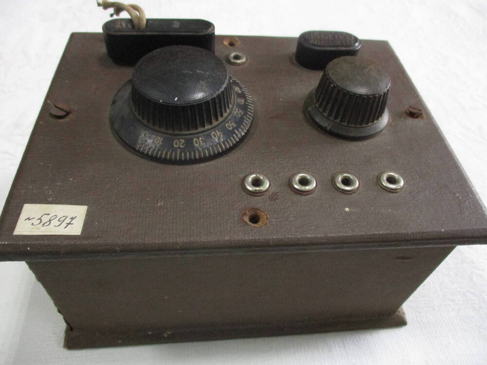 Радиоприемник детекторный начало 20 века.