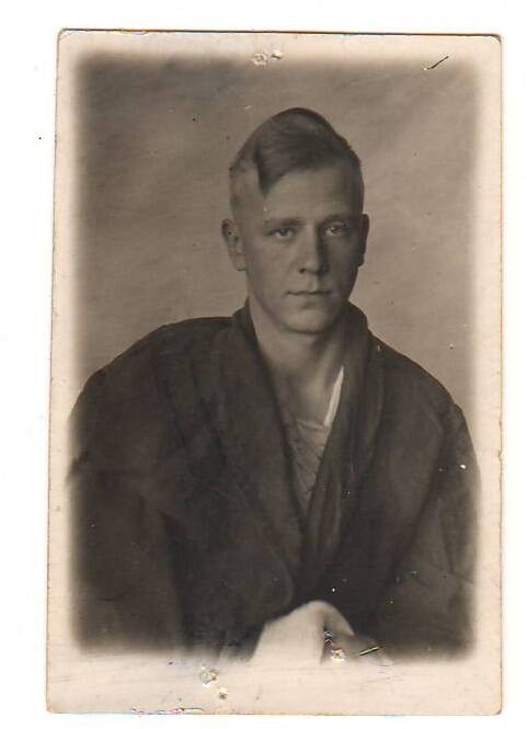 Фото черно-белое. Попов Александр Васильевич в госпитале, 1945 г.