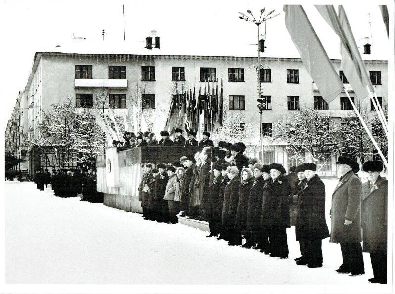 Фотография, г. Лениногорск. «Ноябрьская демонстрация»