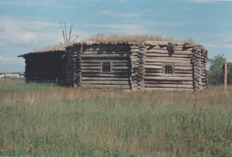 Фотография. Семигранный летник Черкехского музея под открытым небом. 19 век.