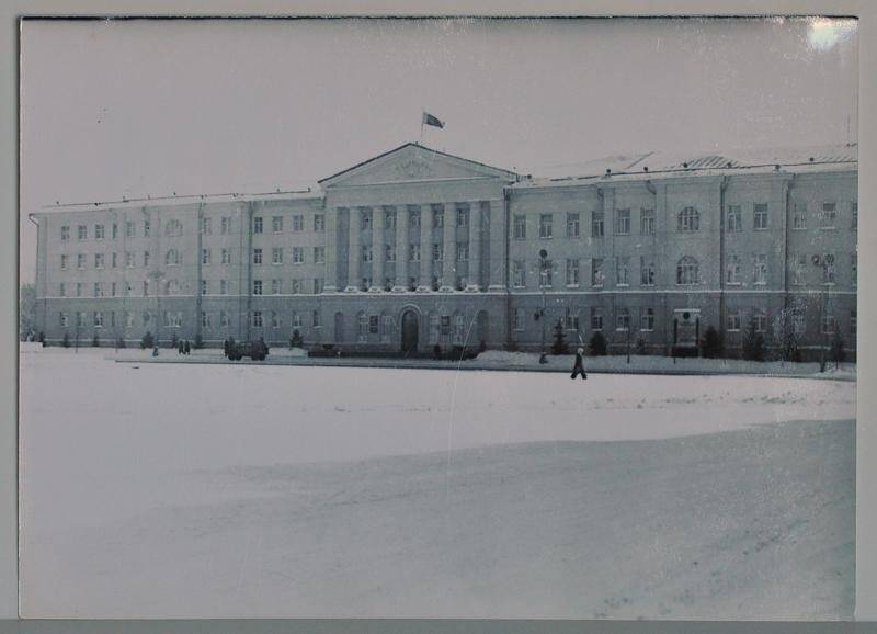 Фотография. Здание облисполкома.