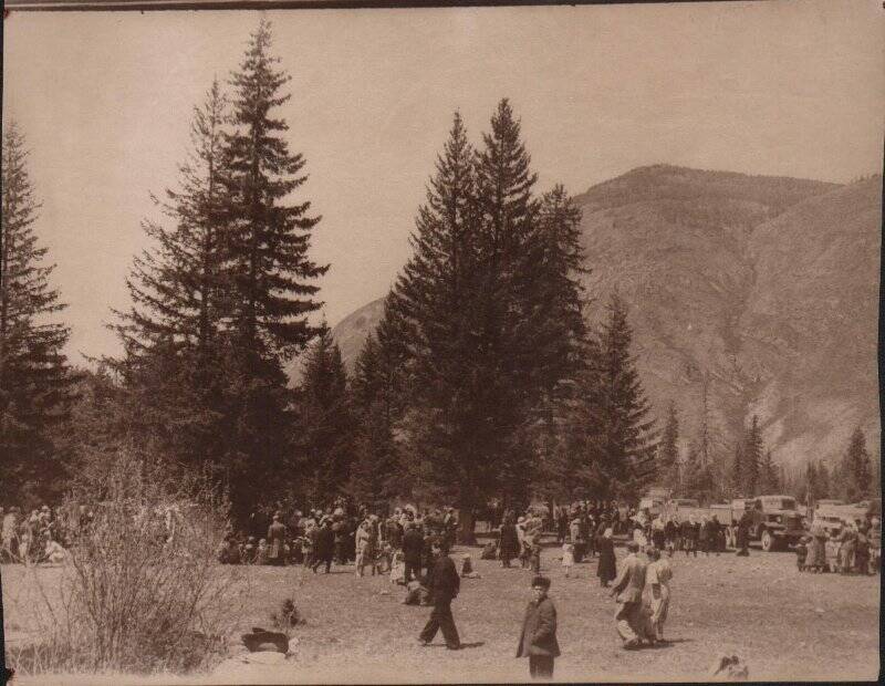 Фотография: Отдых рабочих  Акташа на Менской долине.