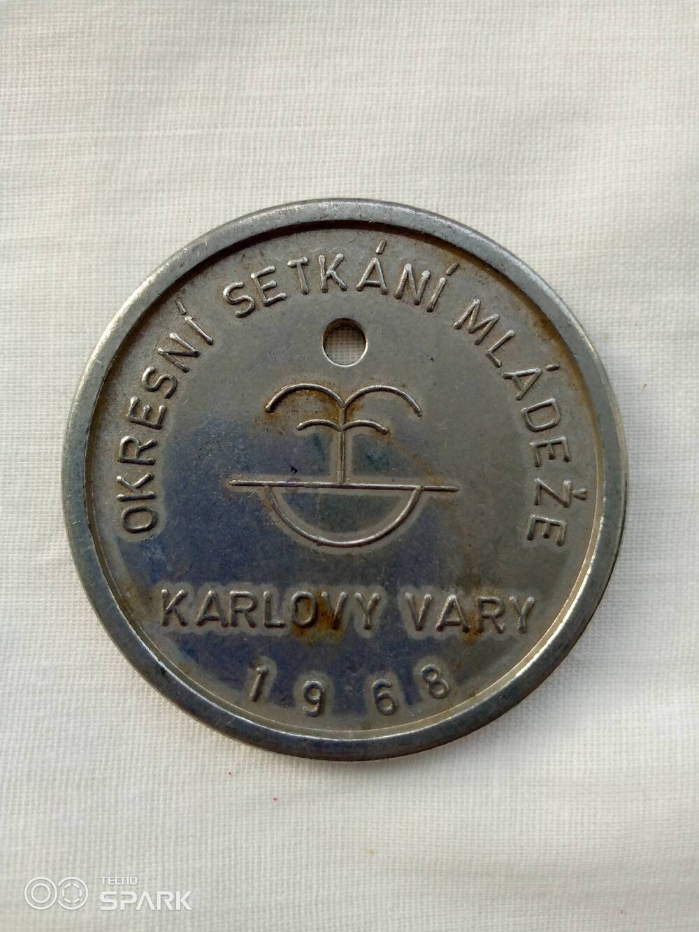 Знак OKRESNI SETKANI MLADEZE. KARLOVY VARY 1968г.