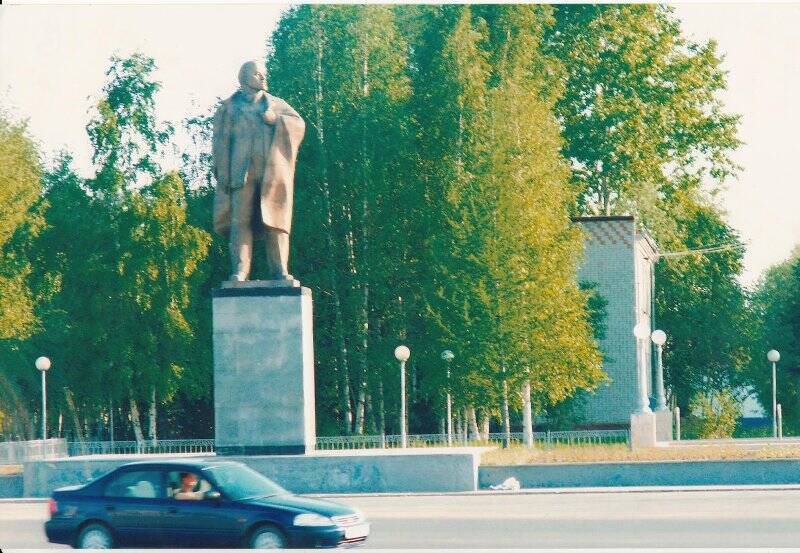 Фотография. Фотография улица Строителей. Памятник В.И. Ленину.