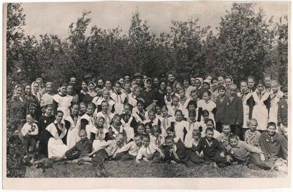 Фотография ч/б изображения. Приезд С.Кудаша и М.Карима в д.Кляшево