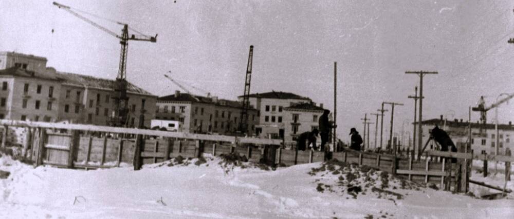 Фотография. г. Волжский. Закладка фундамента под жилой дом в квартале № 9.