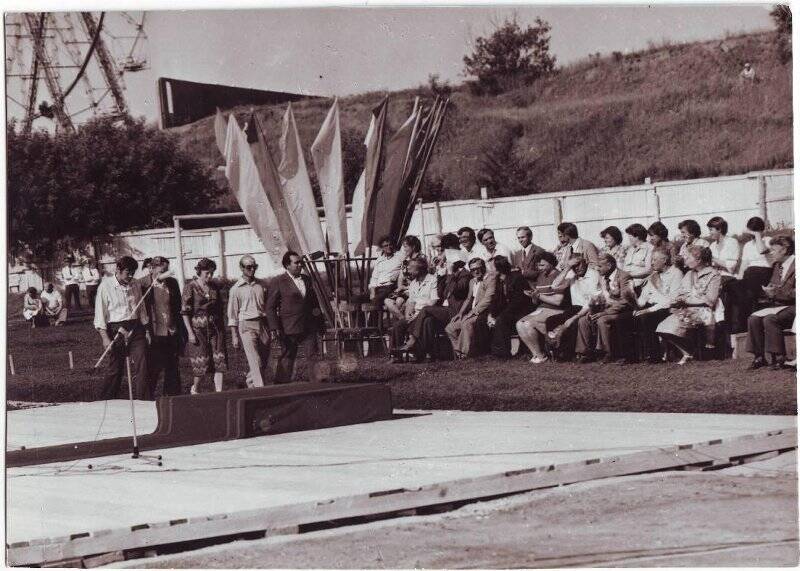 Открытие памятников-бюстов шахтёрам-подпольщикам. Июль 1981 год. Фотография