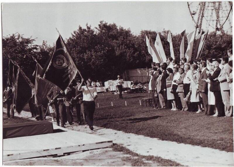 Открытие памятников-бюстов шахтёрам-подпольщикам. Июль 1981 год. Фотография