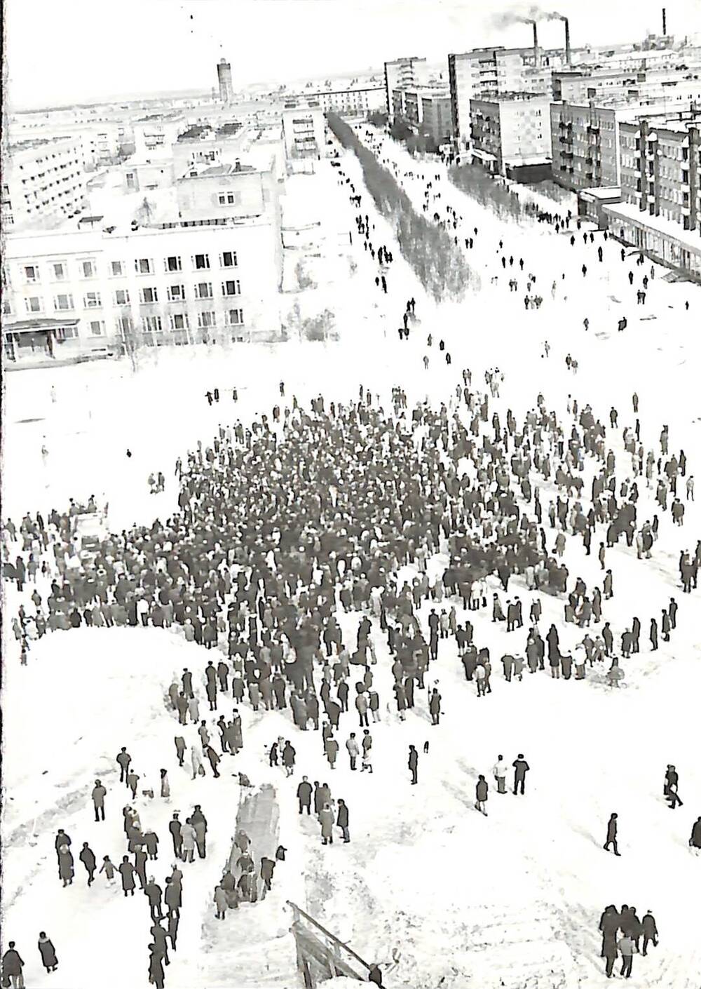 Фотография черно-белая Акция протеста 31.03.1991 на площади имени Ленина