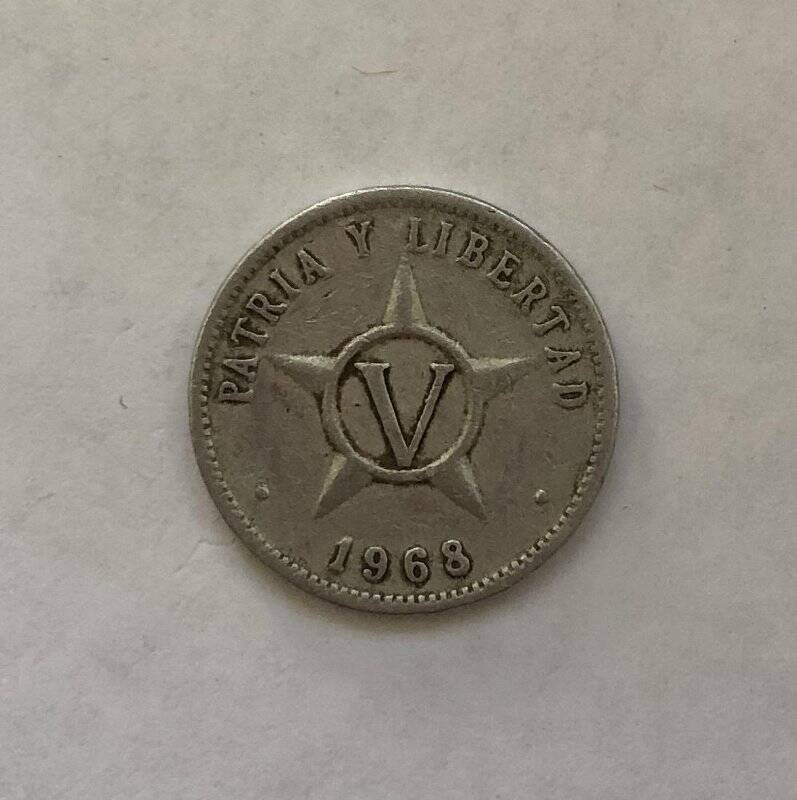 Монета номиналом 5 centavos 1968 года.