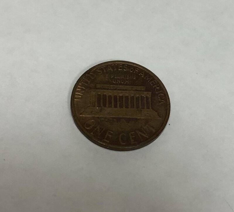 Монета номиналом One cent 1979 года.