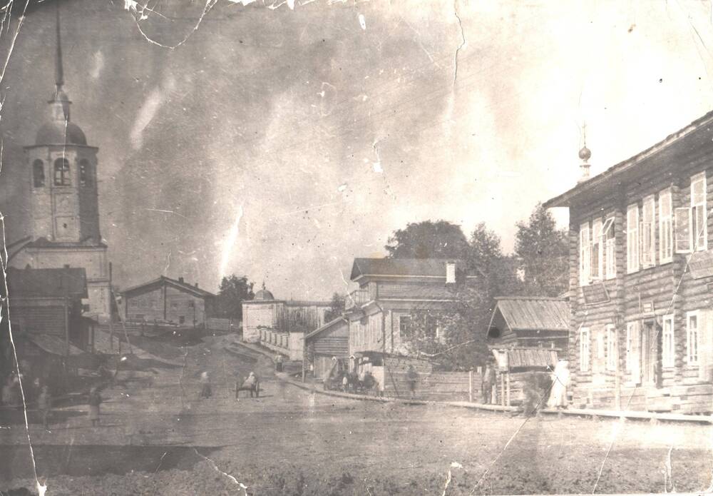 Фотография Ярмарочная площадь в с. Усть-Вымь. 1920-е гг.