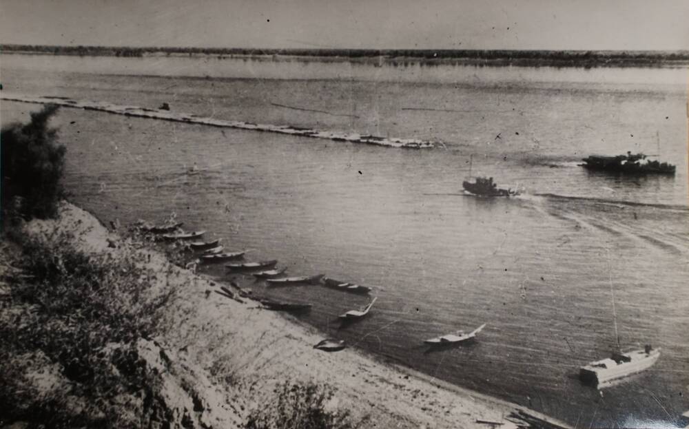 Фотография. Створ Сталинградской ГЭС. Вид с правого берега. 1951 г.