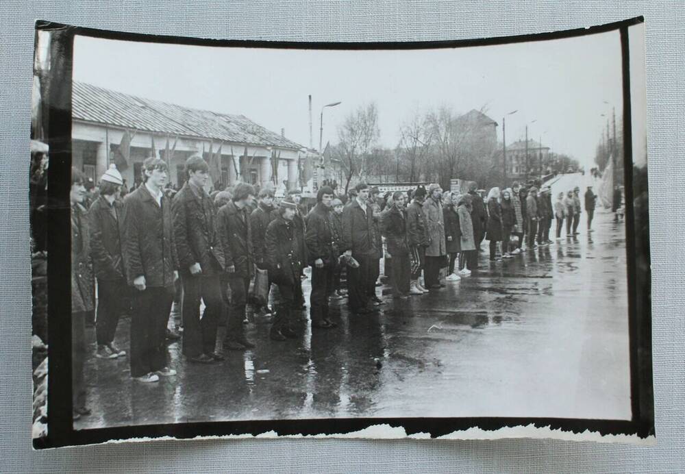 Фотография. Празднование дня Победы и возложение венков на Воинском кладбище. 