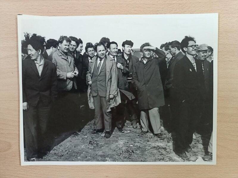 Митинг, посвященный получению первого сырья из г.Альметьевска, 1968 г. Фотография