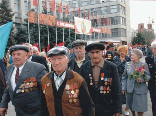 Фотография о ветеранах Великой Отечественной войны 1941-1945 гг. Слева Товкань А.А.