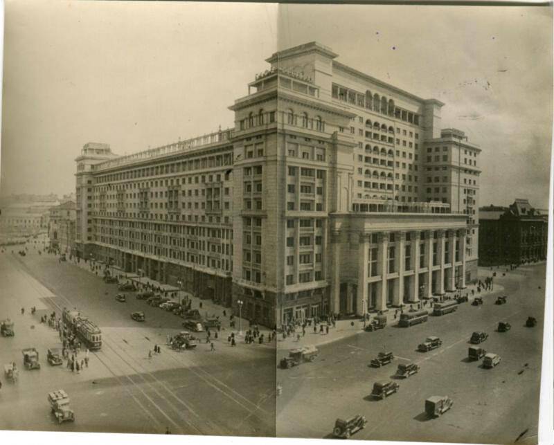 Фотография. В родной столице. Гостиница Москва.