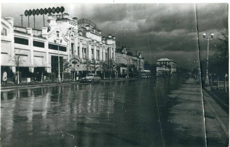 Фотография. Улица Кирова в районе главпочтамта. Сумерки.