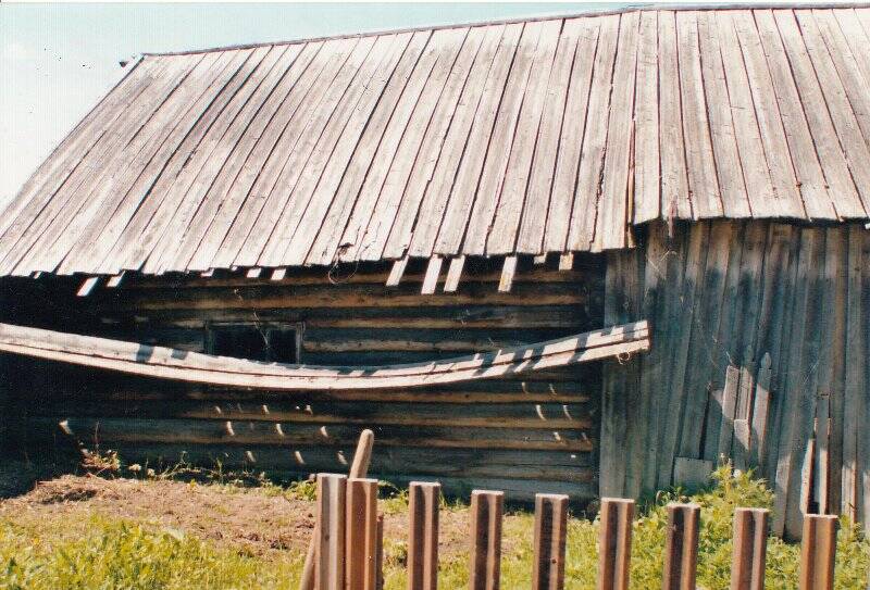 Фотография. Фотография двор Антиповых: хозяйственные пристройки.