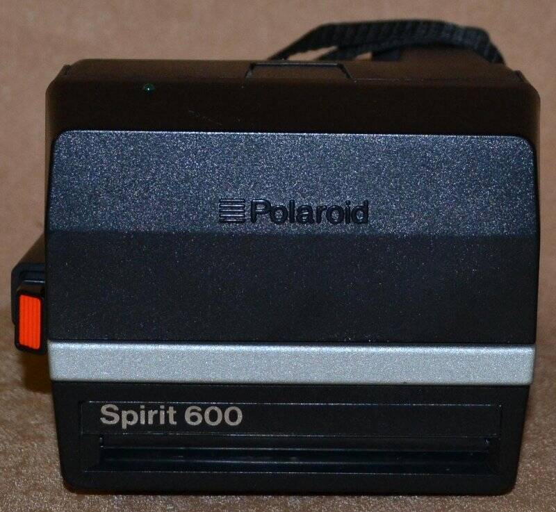 Фотоаппарат «Polaroid Spirit 600».