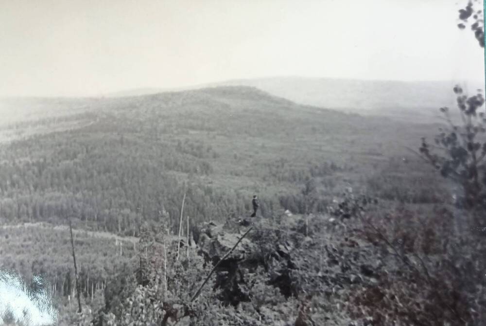 Фото ч/б. Вид на гору Пихтовая.