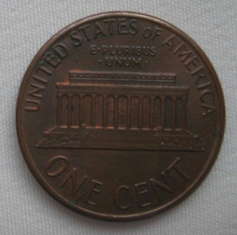 Монета достоинством 1 американский цент. Линкольн цент.