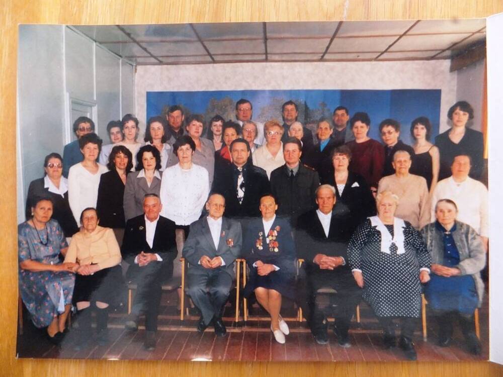 Фото. Встреча с участниками войны и ветеранами тыла в Катайской центральной больнице, 06.05.2000 года.