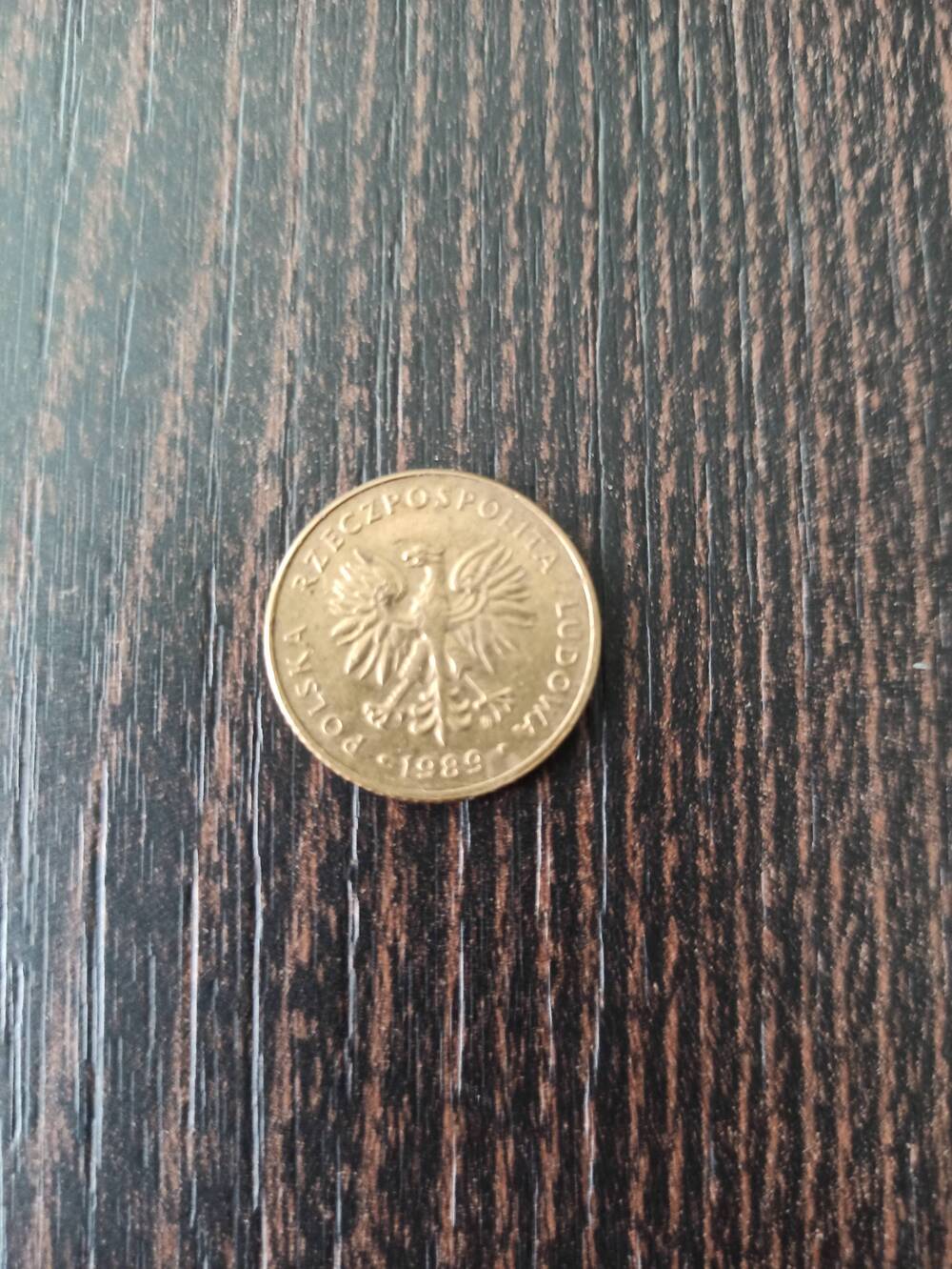 Нумизматика. Монета Польши достоинством 10 злотых 1989 года. Лицевая сторона – 10 злотых, гербовая сторона – герб.