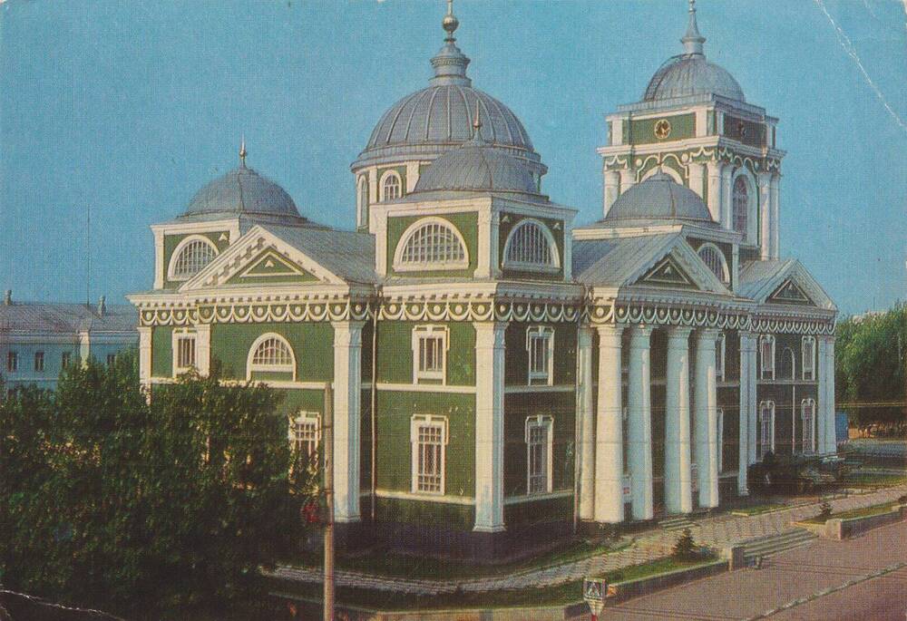 Открытка почтовая. Белгород. Краеведческий музей. Фото В. Зюзина.