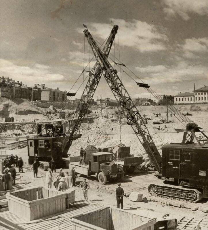 Фотография. Москва. На строительсве Дворца Советов.