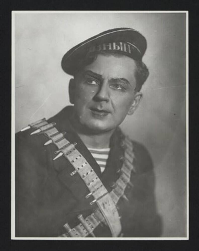 Фото Владимир Викторович Ивановский в роли матроса Знобова (опера Кабалевского «Никита Вершинин»), 26 ноября 1955г. 