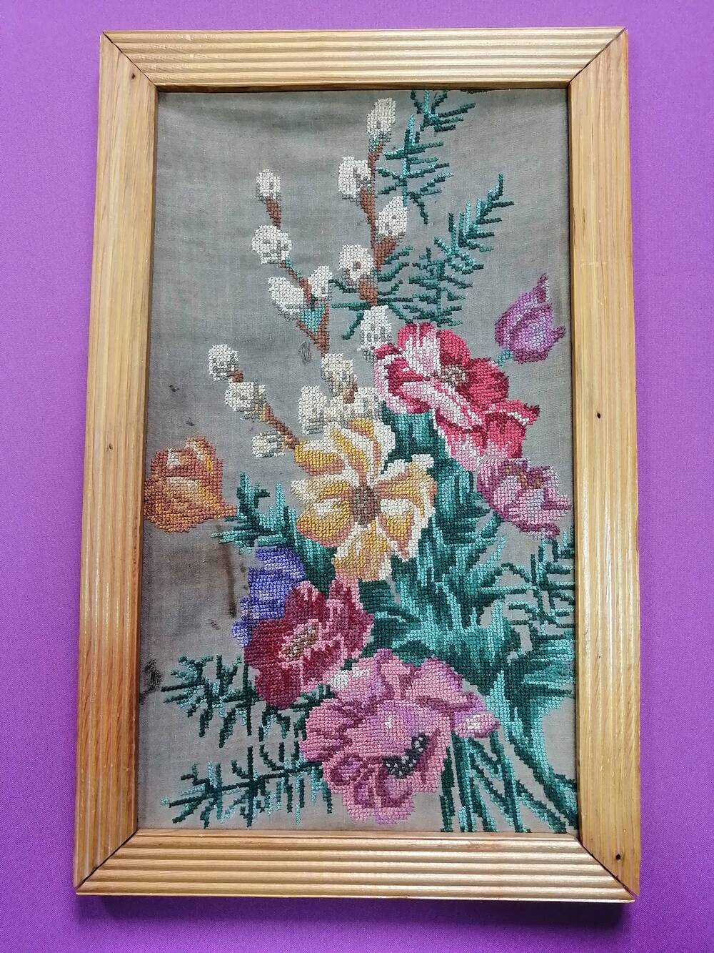 Картина вышитая крестом Букет цветов с вербочкой