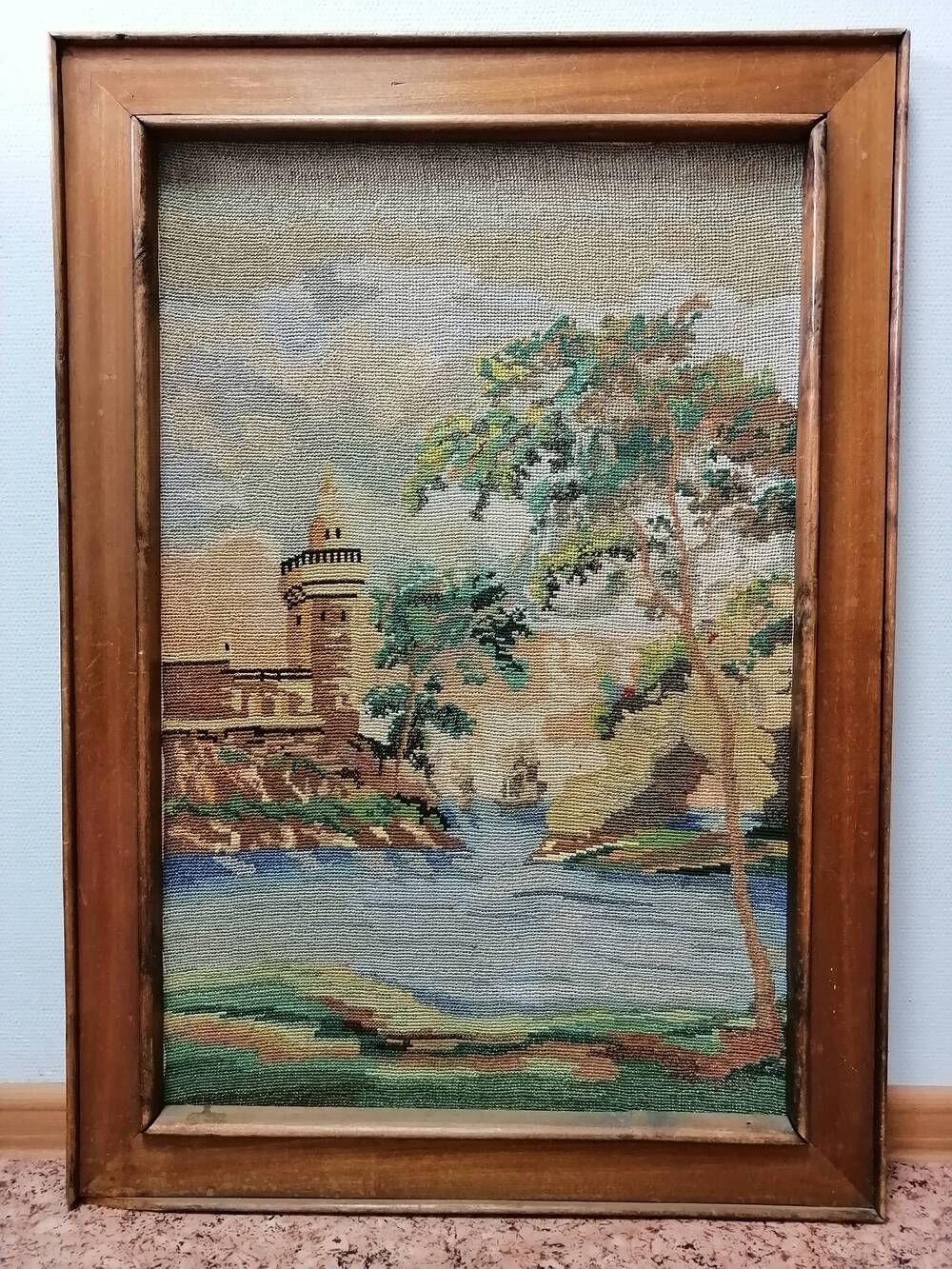 Картина Крепость на озере, вышитая крестом